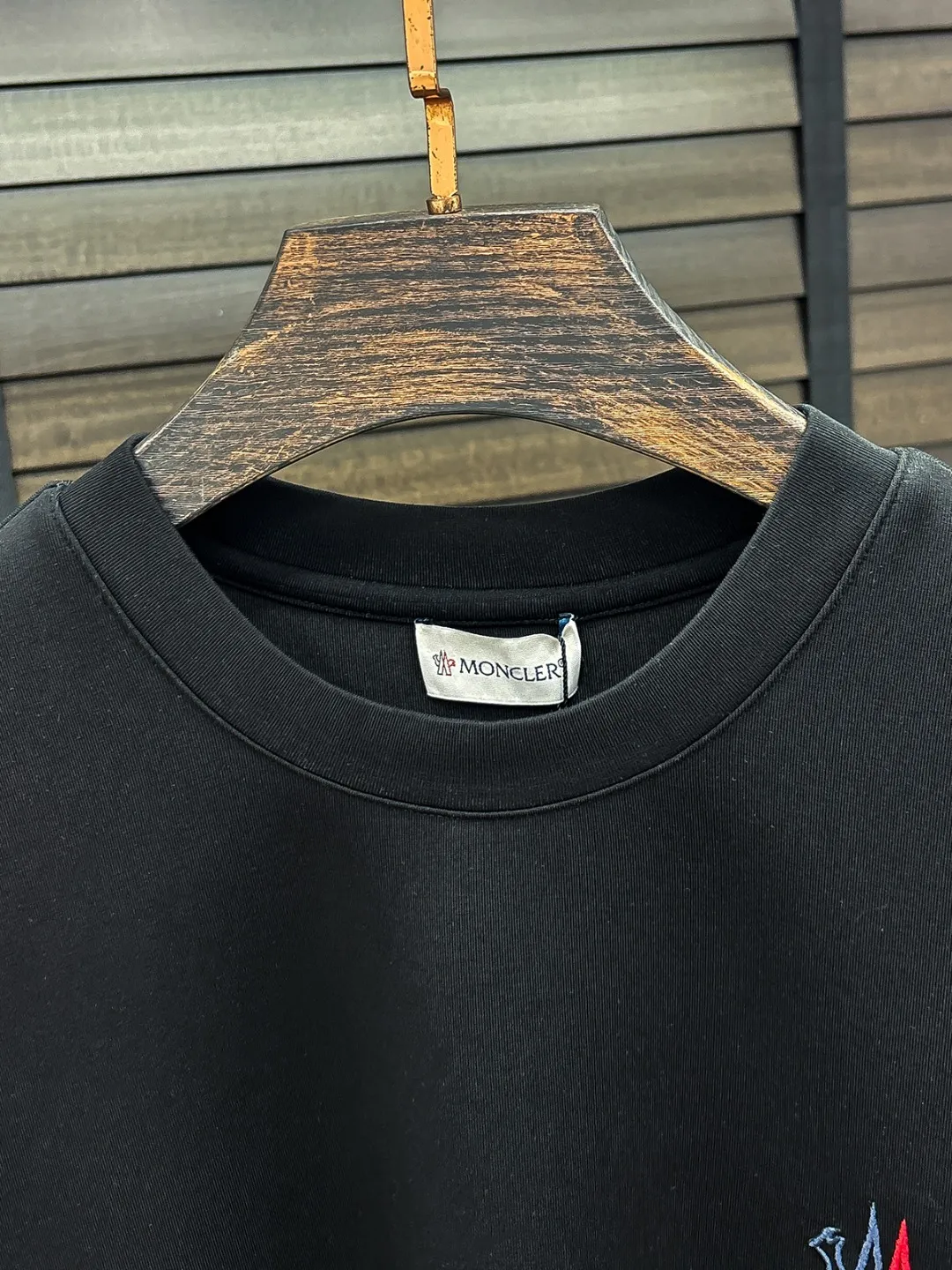 24 Moncler # 26 T， ， ， ， ， ！ ， ， ， ， Classic , ， ， ， ， ， ！ ， ！ , . , , 2023 . : Black/White Size:S M L XL 2XL